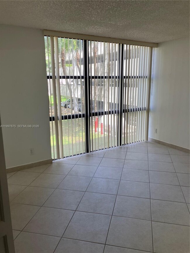 Building Photo - 16919 N Bay Rd