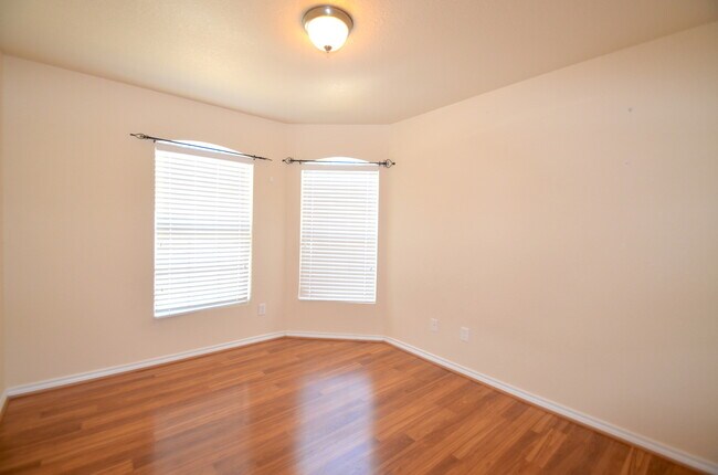 Building Photo - 2408 Ryan Dr