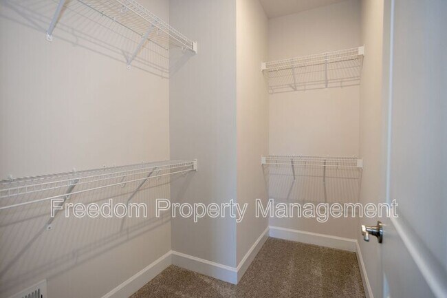 Building Photo - 9882 Hopkins Lp