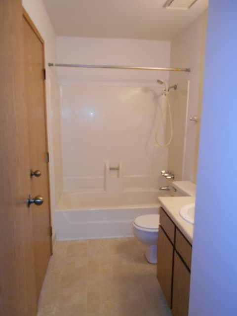 Building Photo - 1658 Bramble Pl