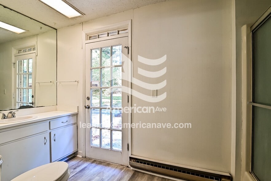 Building Photo - 57 Newport Dr