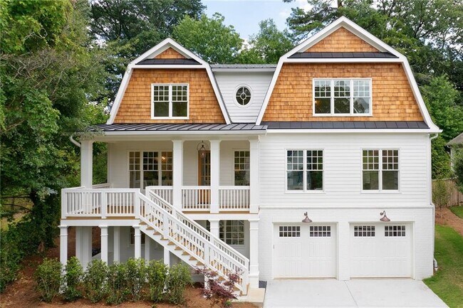 Building Photo - 2717 Skyland Dr NE