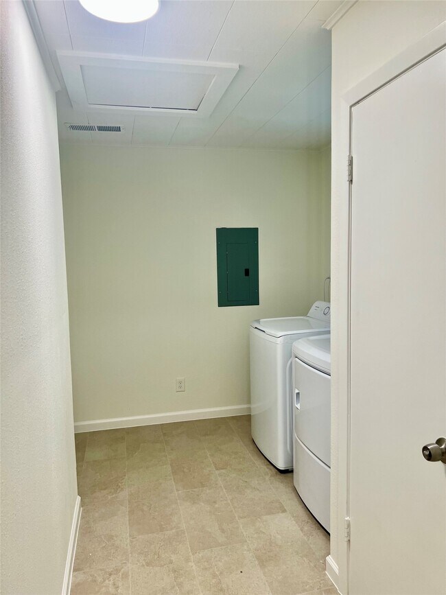 Building Photo - 21510 Ruth Dr