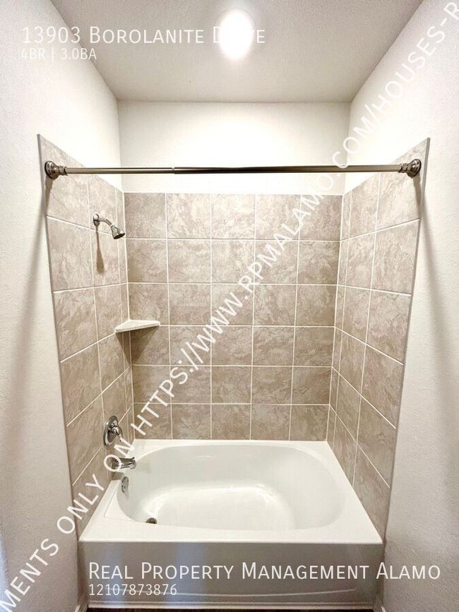 Building Photo - **MOVE-IN SPECIAL** Available Now! 4 Bedro...