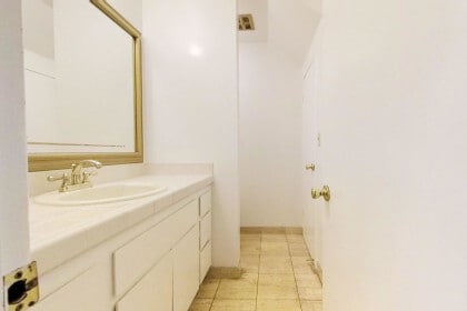 First floor bathroom - 3512 Pacific Ave