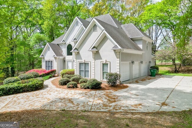 Building Photo - 9345 Riverclub Pkwy