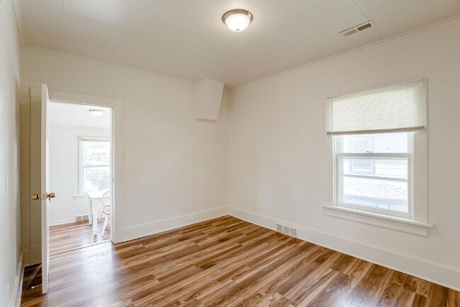 Building Photo - Blackstone Duplex