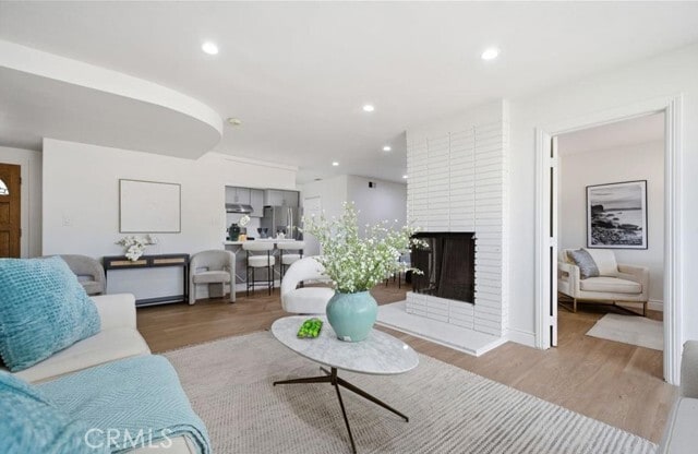 Building Photo - 335 N London Pl