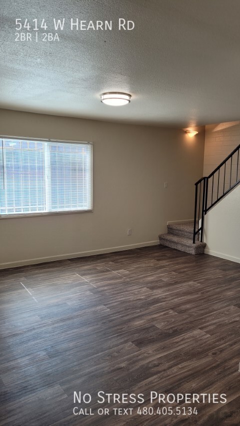 Building Photo - 2 Bed Townhome off 55th Ave and Thunderbird!