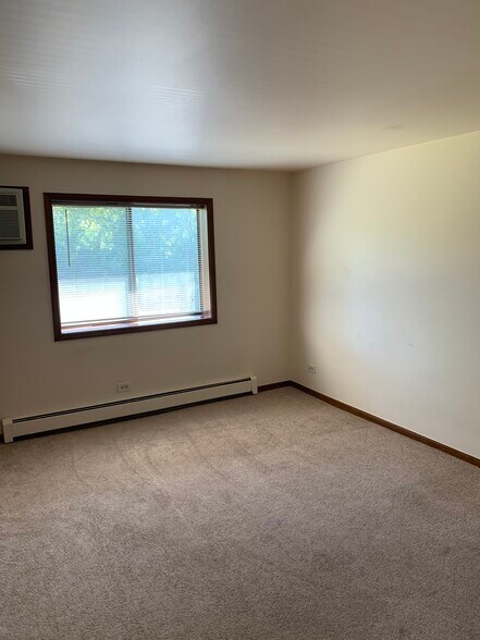 Second bedroom - 1200 Whispering Hills Ct