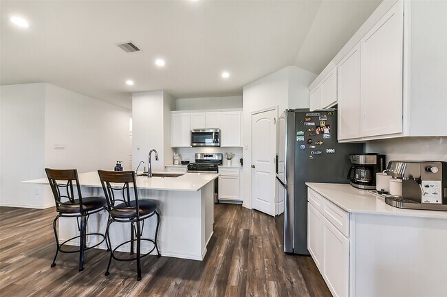 Building Photo - 3041 Emerald Ocean Dr
