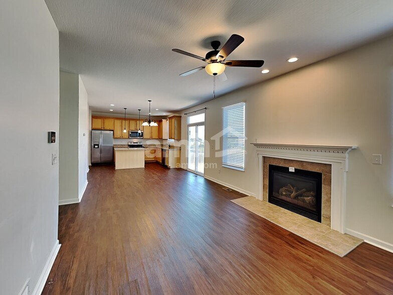 Building Photo - 206 Honey Locust Ln