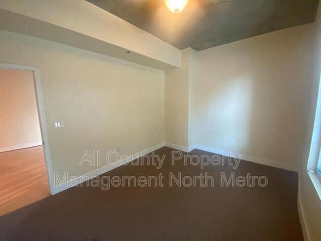 Building Photo - 950 W Peachtree St NW