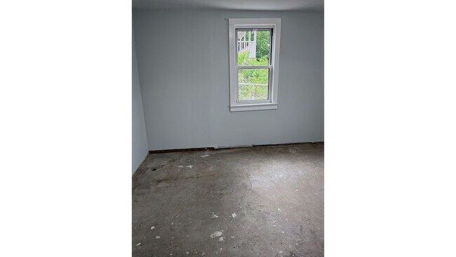 Building Photo - 808 1/2 Eynon St