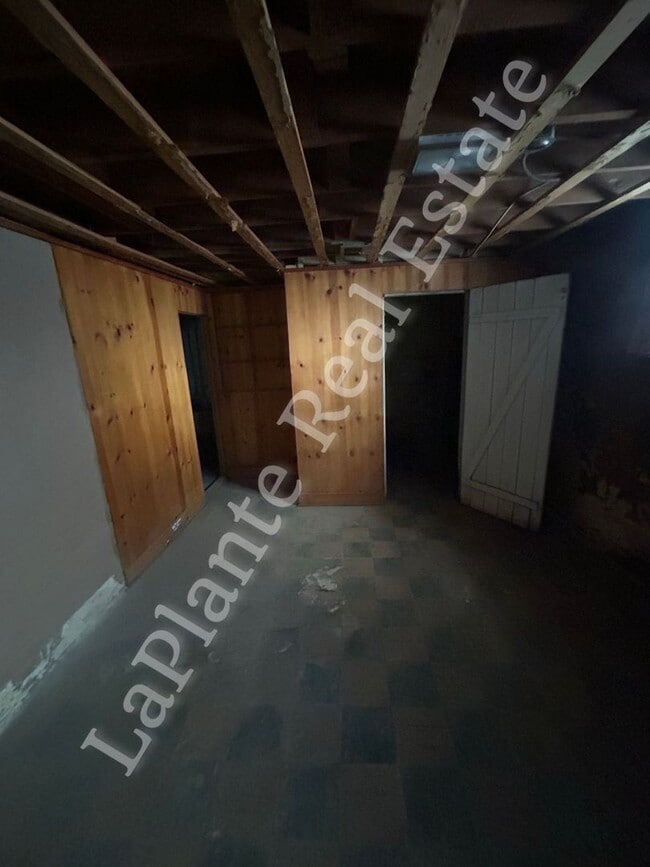 Building Photo - Inviting Toledo Residence with Easy Access to Major Routes