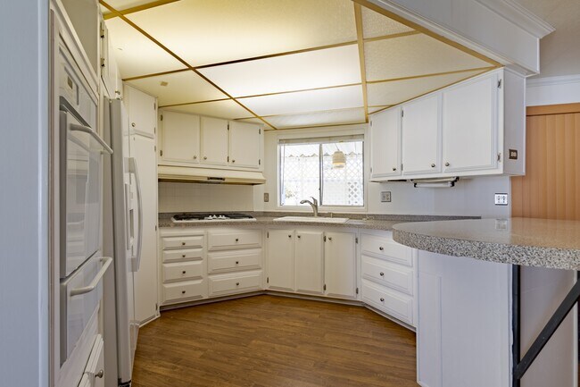 Building Photo - 25361 De Waide Ave