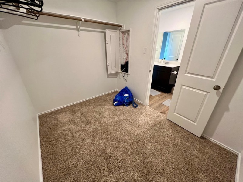 Building Photo - 420 Halfmoon Dr