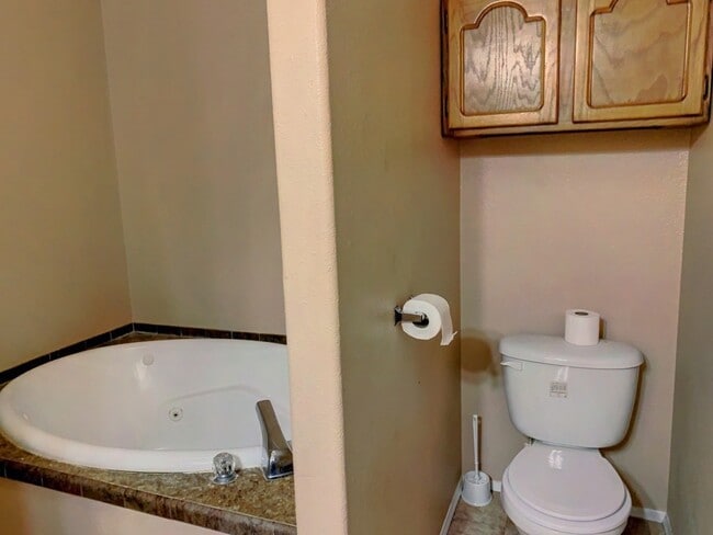 Building Photo - Fully Furnished Nice 3BR/2BA Home