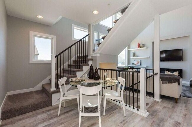 Building Photo - 1417 NE Mockingbird