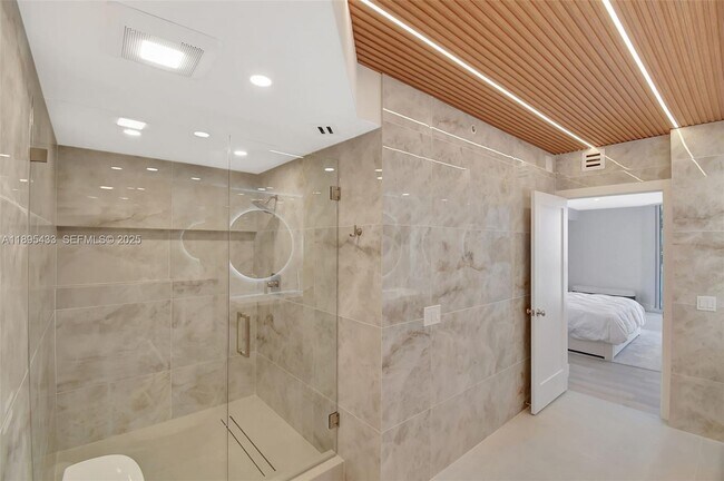 Building Photo - 3370 Hidden Bay Dr