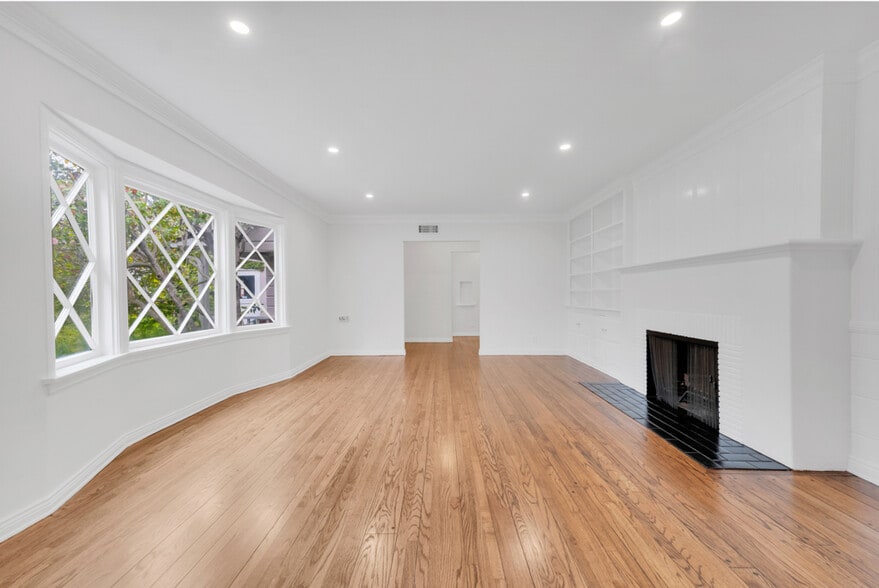 Building Photo - 4722 Forman Ave