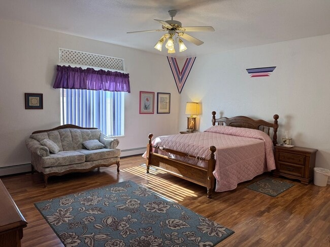 Building Photo - Fully Furnished 3Bed, 2Bath, 2Car Garage in Grand Junction City!!!!