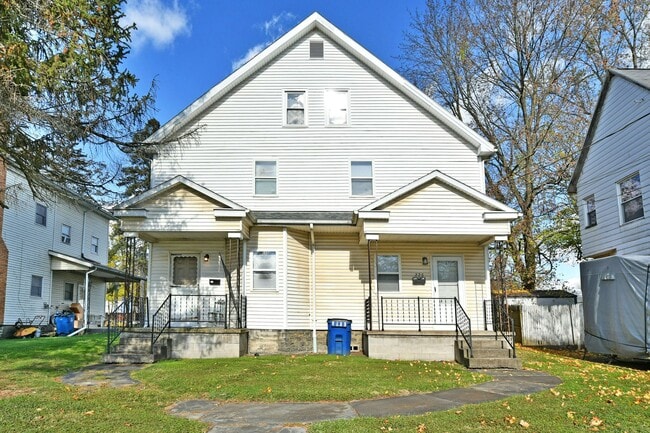 Primary Photo - 226-228 W Park Ave