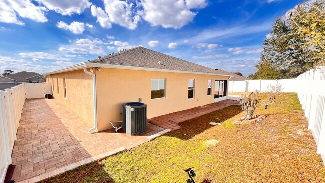 Building Photo - Immaculate 4 BR / 3 BA - With an OFFICE!