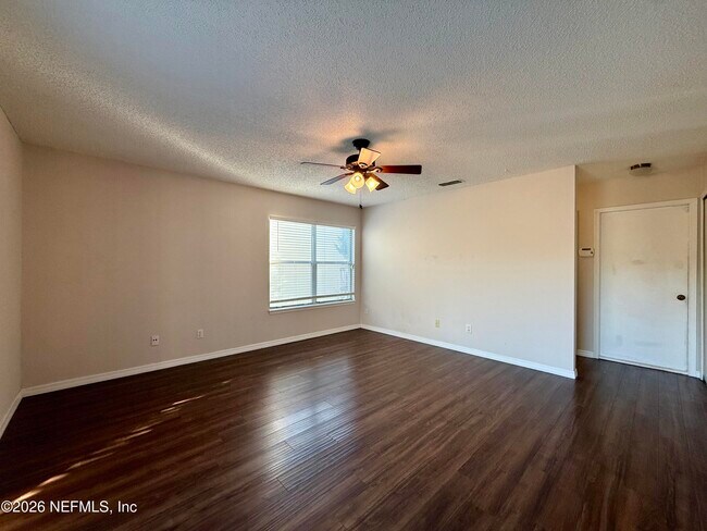 Building Photo - 3785 Union Pacific Dr E