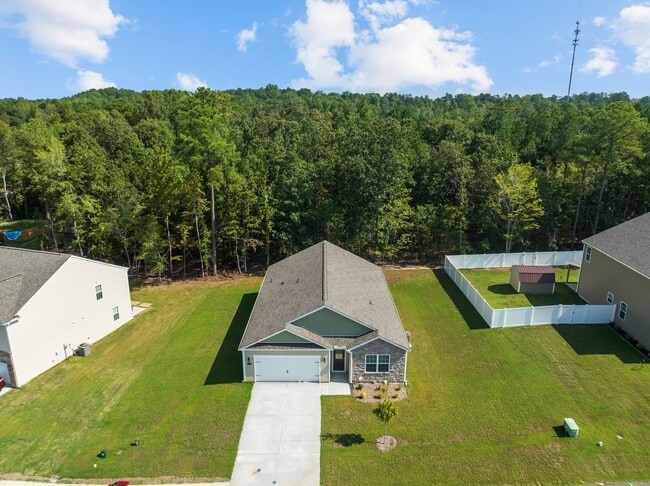 Building Photo - Beautifully designed 4-bedroom, 2-bath ranch