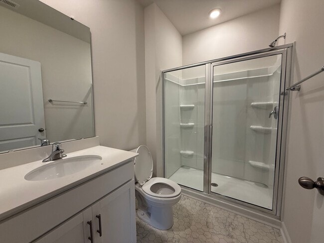 Building Photo - Spacious 5-Bedroom Home for Rent in The Falls – Modern, Comfortable, and Move-In Ready