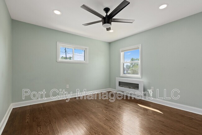 Building Photo - 7017 Yataruba Dr