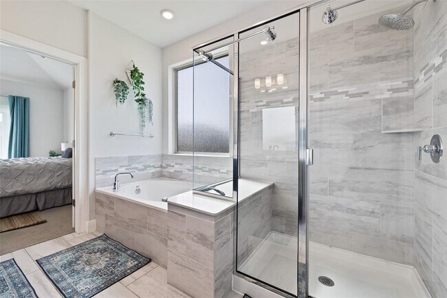 Building Photo - 134 Longmire Cv