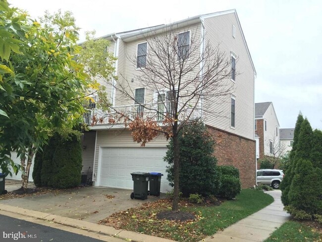 Building Photo - 42801 Sykes Terrace