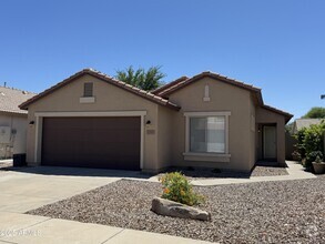 Building Photo - 2747 E Dragoon Cir