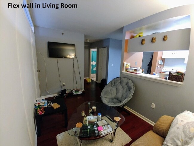 Building Photo - 20 2nd St