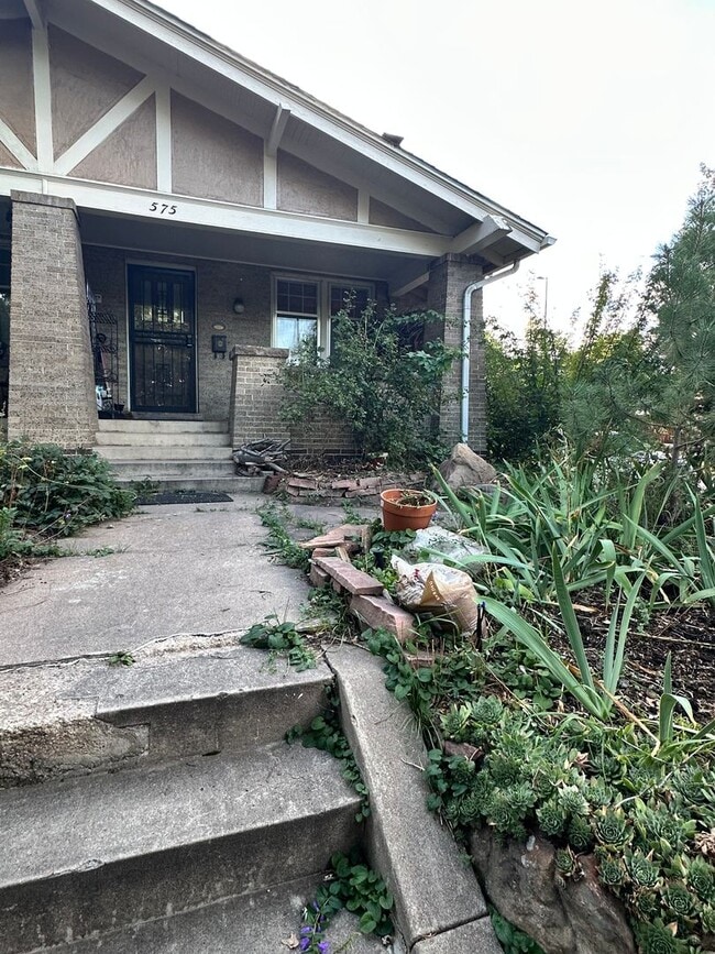 Building Photo - LONG REALTY AND PROPERTY MANAGEMENT- 3 BED...