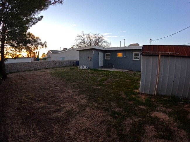 Building Photo - 1716 Princess Jeanne Dr