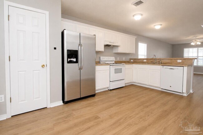 Building Photo - 10588 Wilderness Ln
