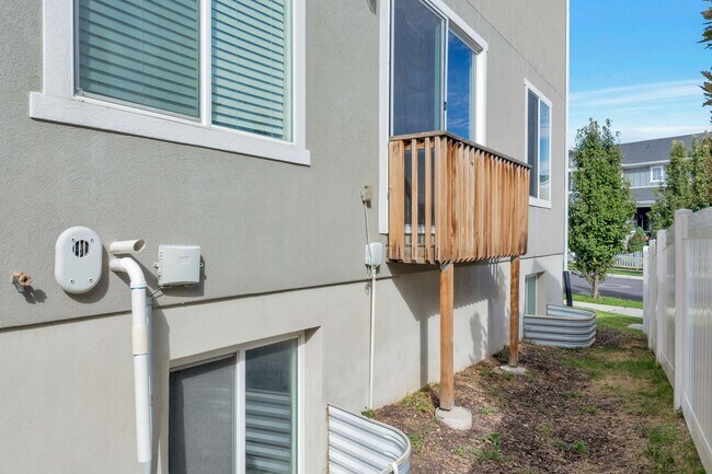 Building Photo - Spotless House, corner lot, 2 car attached