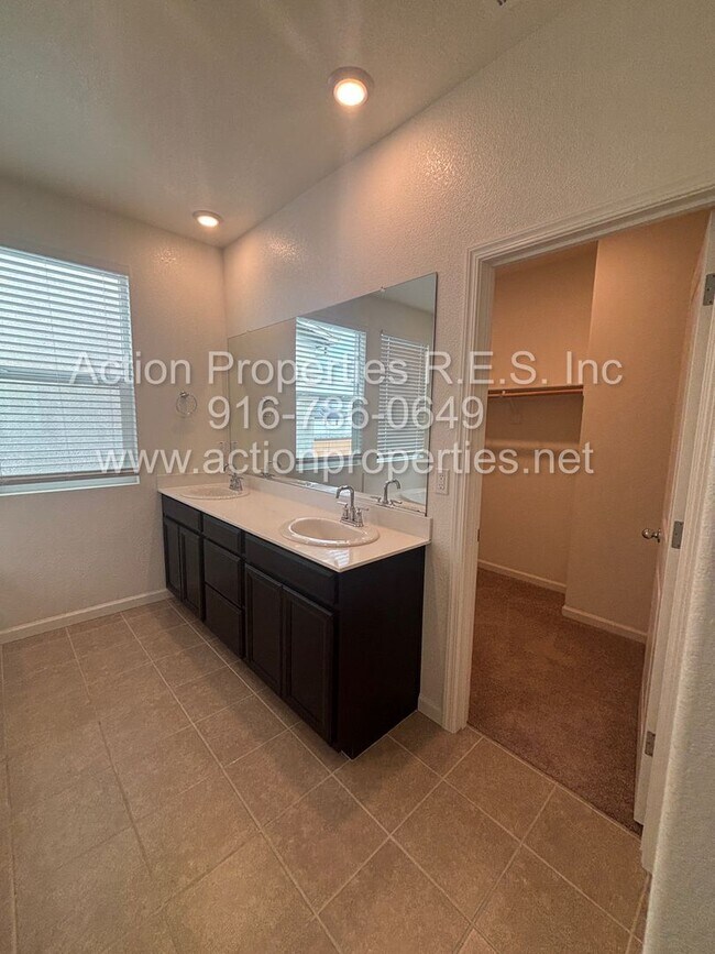 Building Photo - Rocklin Meritage Durango Subdivision - 2 Story 3 Bed, 2.5 bath - 1,833 sqft - NO HOA!