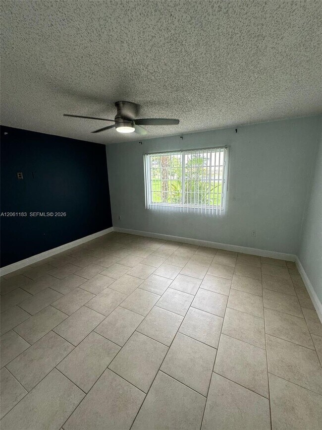 Building Photo - 5005 Wiles Rd