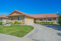 Building Photo - Fully Remodeled 4-Bedroom Single-Story ADU...