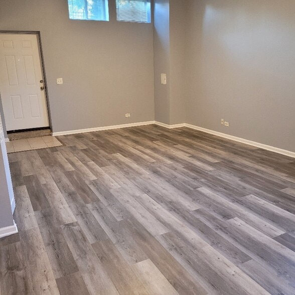 Building Photo - 11611 S Vincennes Ave