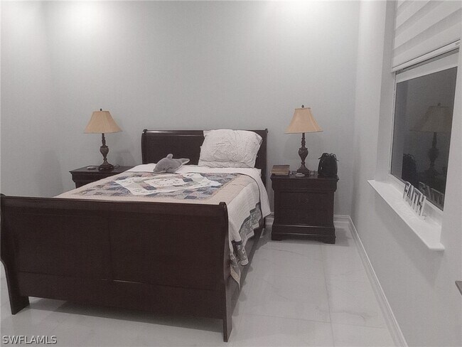 Building Photo - 3962 Everglades Blvd S