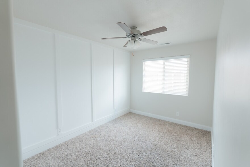 Building Photo - 2545 Bella Vista Dr