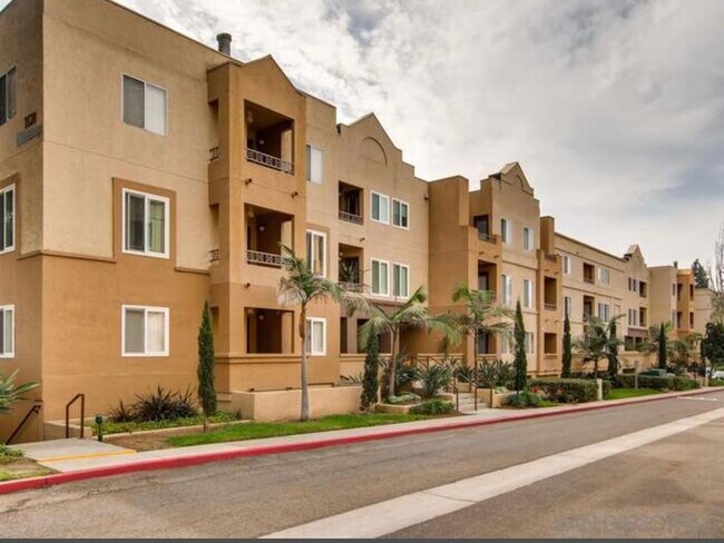 Building Photo - 3520 Lebon Dr