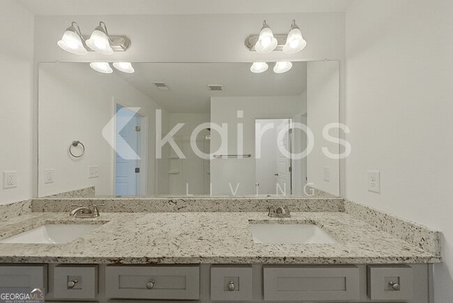 Building Photo - 103 Silver Maple Ln