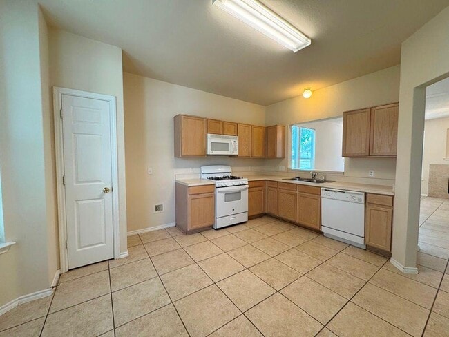 Building Photo - 251 Utterback