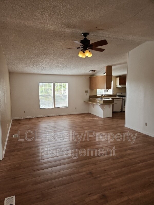 Building Photo - 25795 Leon Rd